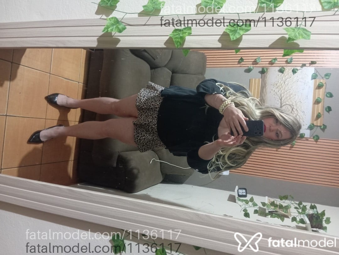 Acompanhante travesti morena (o) de olhos azuis em Três Corações - Júlia Naback