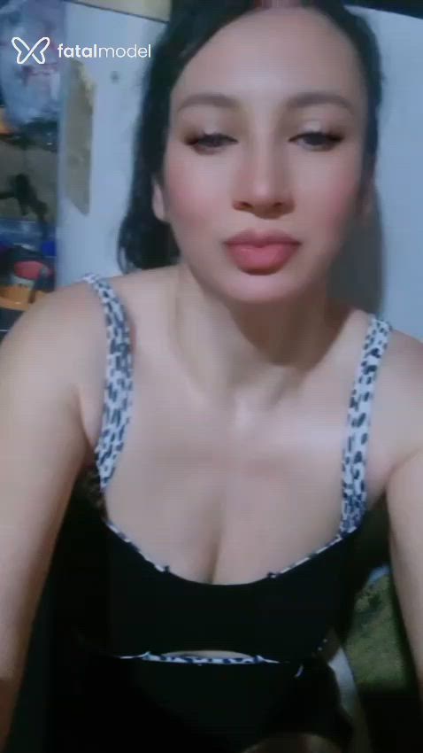 Acompanhante mulher morena (o) de olhos castanhos em Virtual Acompanhante mulher morena (o) de olhos castanhos em Virtual - Lisie