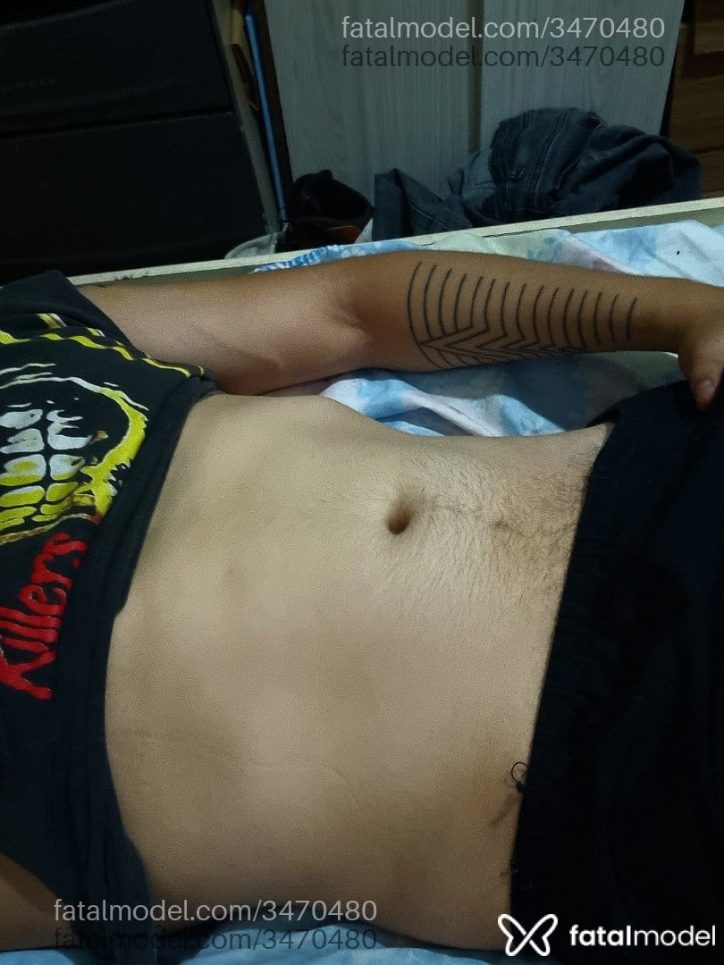 Acompanhante homem com cabelo castanho de olhos castanhos em Curitiba Acompanhante homem com cabelo castanho de olhos castanhos em Curitiba - Moura
