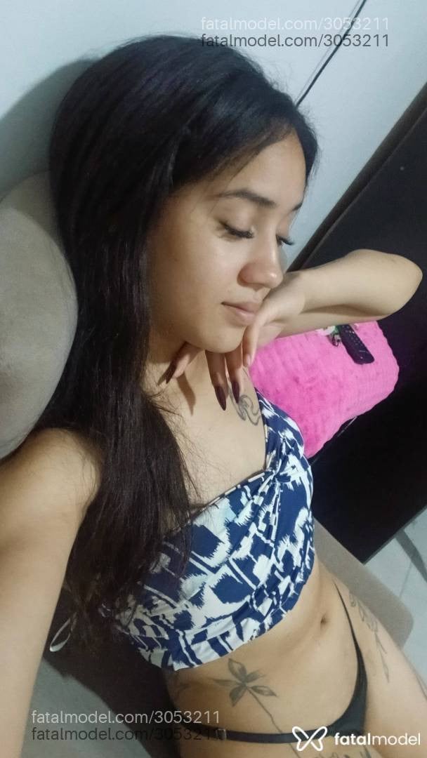 Acompanhante mulher morena (o) de olhos pretos - Angel