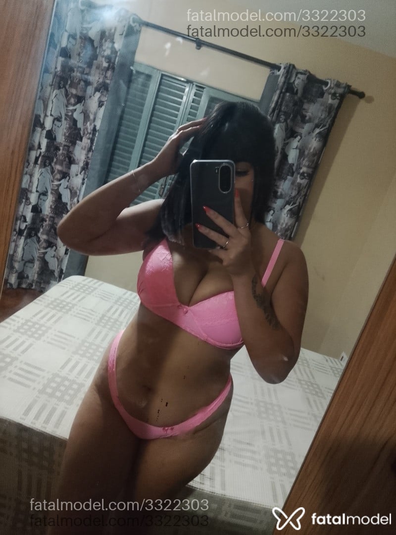 Acompanhante mulher morena (o) de olhos mel - Cléo