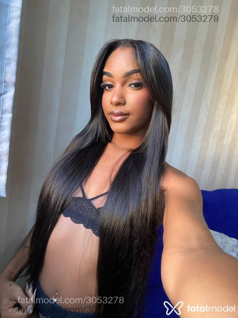 Acompanhante mulher trans com cabelo castanho de olhos pretos em Feira de Santana - Sophia