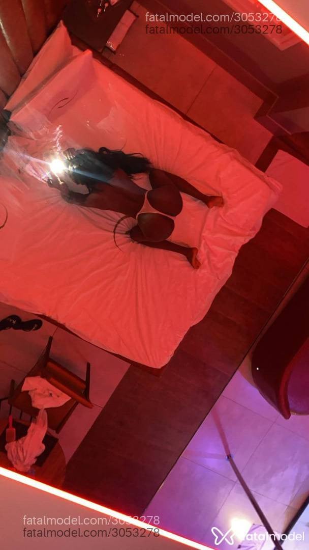 Acompanhante mulher trans com cabelo castanho de olhos pretos em Feira de Santana - Sophia