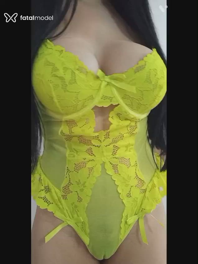 Acompanhante mulher morena (o) de olhos castanhos em Virtual Acompanhante mulher morena (o) de olhos castanhos em Virtual - Ari Vieira
