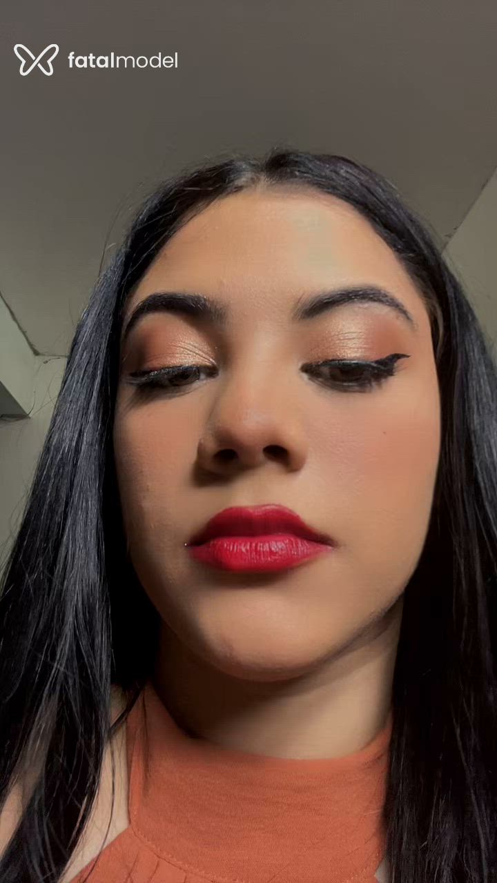 Acompanhante mulher morena (o) de olhos mel - Vitória Acompanhante mulher morena (o) de olhos mel - Vitória