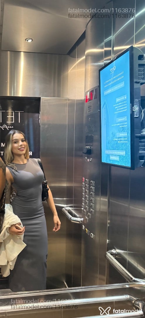 Acompanhante mulher com cabelo castanho de olhos castanhos em Sorocaba Acompanhante mulher com cabelo castanho de olhos castanhos em Sorocaba - Ninna
