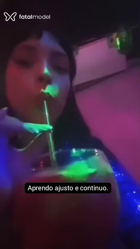 Acompanhante mulher morena (o) de olhos azuis em São Paulo Acompanhante mulher morena (o) de olhos azuis em São Paulo - Leny Royals