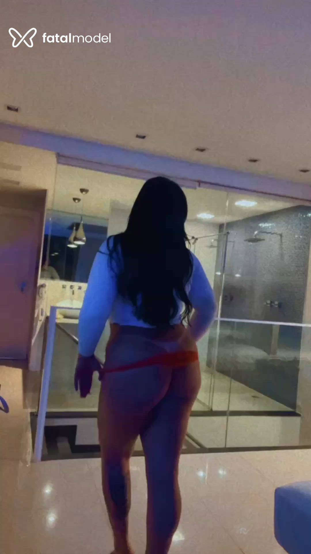 Acompanhante mulher morena (o) de olhos pretos - Bruna