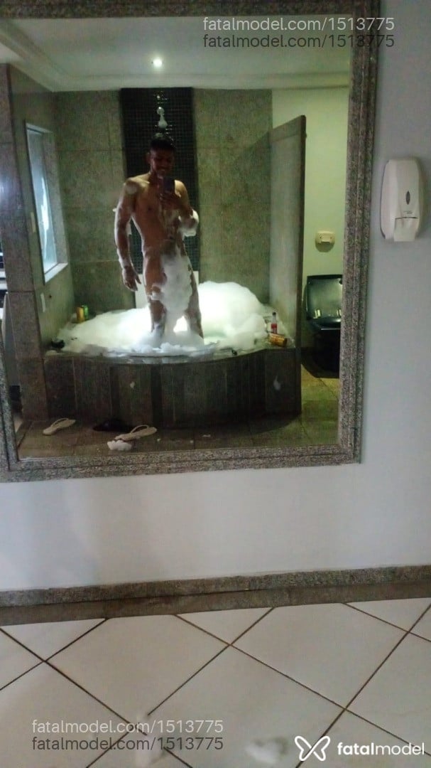 Acompanhante homem morena (o) de olhos pretos em Cuiabá Acompanhante homem morena (o) de olhos pretos em Cuiabá - Lucas