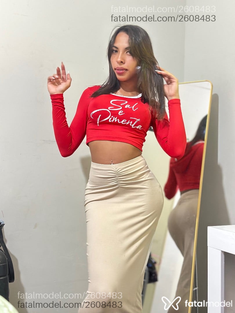 Acompanhante mulher trans com cabelo castanho de olhos castanhos em Petrolina Acompanhante mulher trans com cabelo castanho de olhos castanhos em Petrolina - Mirela Bahianinha