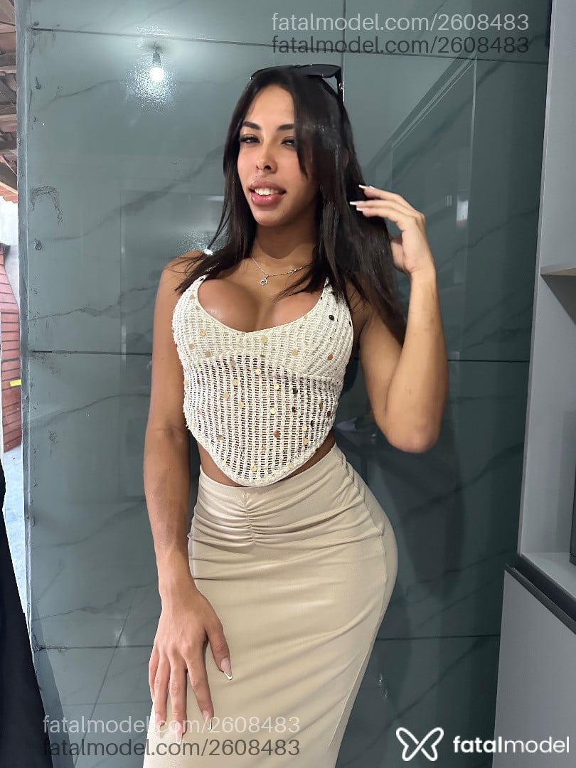 Acompanhante mulher trans com cabelo castanho de olhos castanhos em Petrolina Acompanhante mulher trans com cabelo castanho de olhos castanhos em Petrolina - Mirela Bahianinha