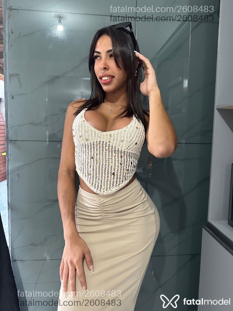 Acompanhante mulher trans com cabelo castanho de olhos castanhos em Petrolina Acompanhante mulher trans com cabelo castanho de olhos castanhos em Petrolina - Mirela Bahianinha