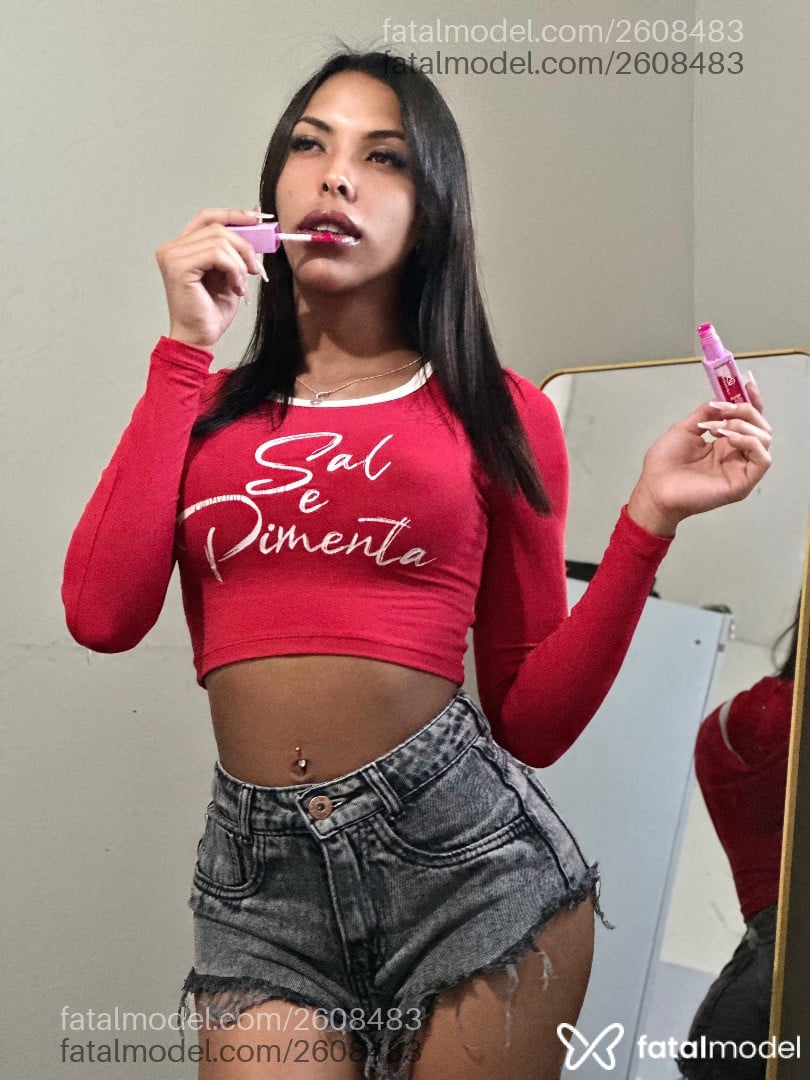 Acompanhante mulher trans com cabelo castanho de olhos castanhos em Petrolina Acompanhante mulher trans com cabelo castanho de olhos castanhos em Petrolina - Mirela Bahianinha