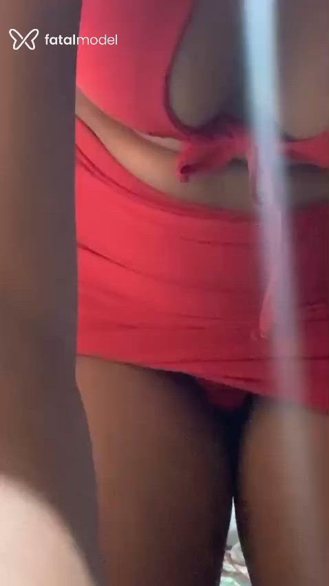 Acompanhante mulher morena (o) de olhos castanhos - Ravick Lucena