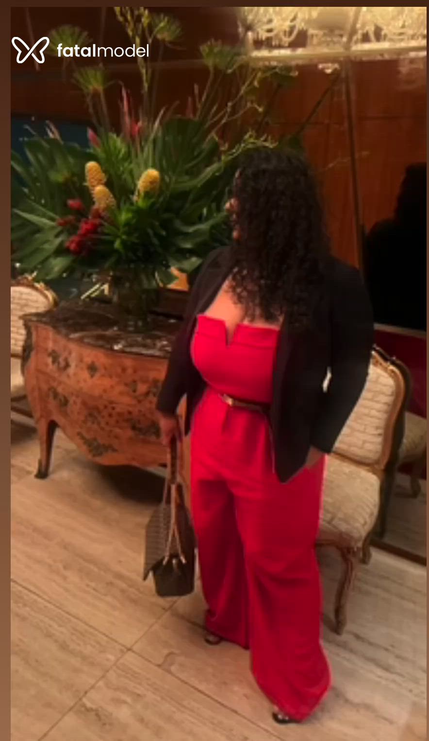 Acompanhante mulher morena (o) de olhos pretos em São Paulo Acompanhante mulher morena (o) de olhos pretos em São Paulo - Dany Facefuck
