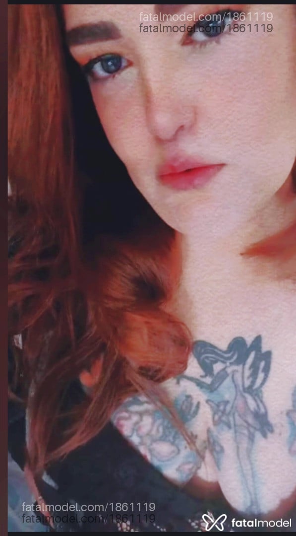 Acompanhante mulher ruiva (o) de olhos castanhos em João Pessoa - Van