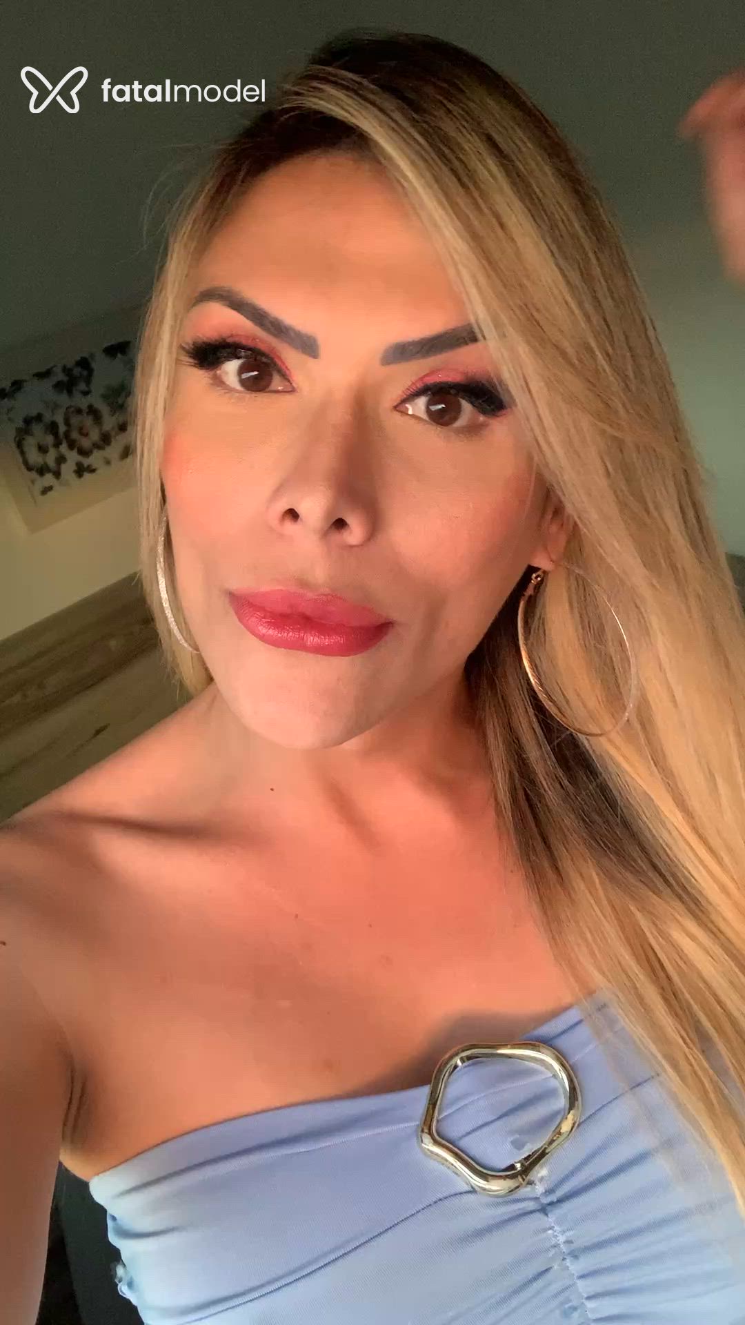 Acompanhante travesti loira (o) de olhos castanhos - Lorena Di Castro