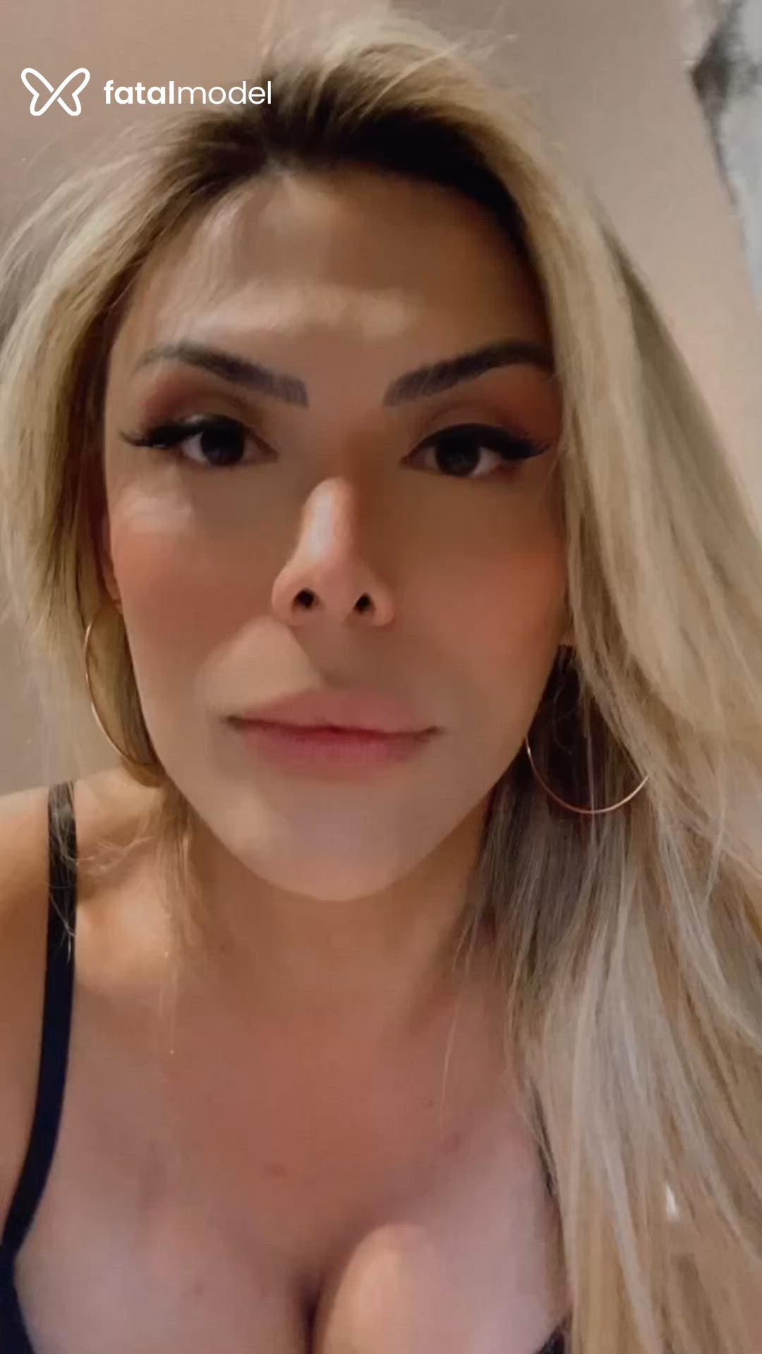 Acompanhante travesti loira (o) de olhos castanhos - Lorena Di Castro