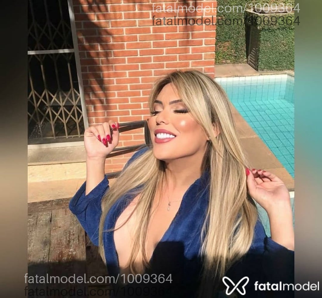 Acompanhante travesti loira (o) de olhos castanhos - Lorena Di Castro