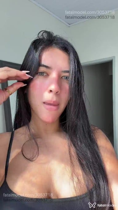 Acompanhante mulher morena (o) de olhos azuis em Itaperuna - Akemi