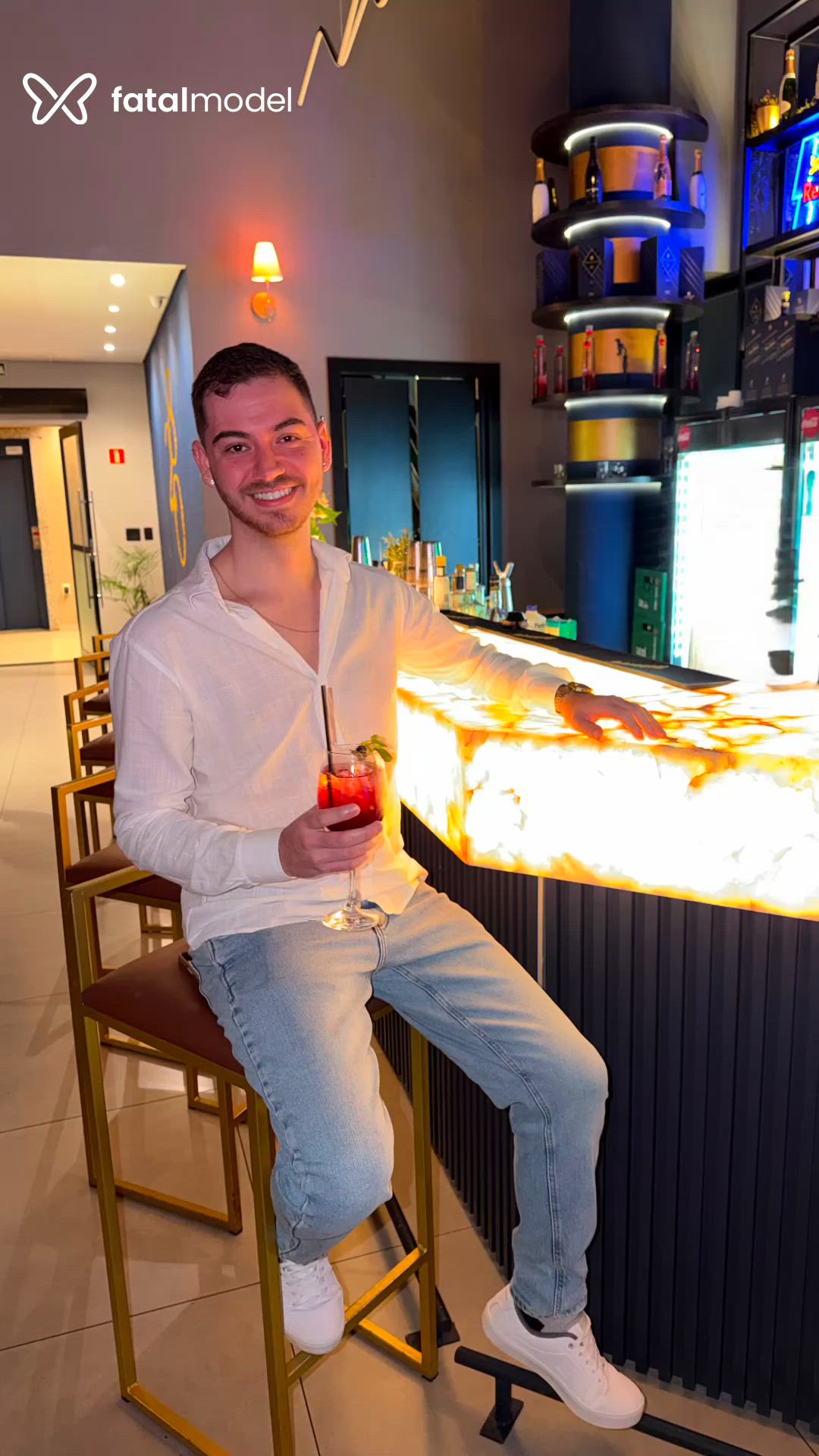 Acompanhante homem com cabelo castanho de olhos castanhos em Porto Alegre Acompanhante homem com cabelo castanho de olhos castanhos em Porto Alegre - Lucca Bernades