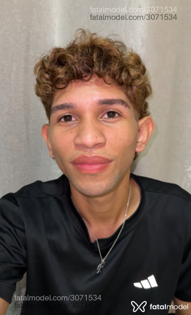 Acompanhante homem com cabelo castanho de olhos castanhos em São Luís - Carllinhos