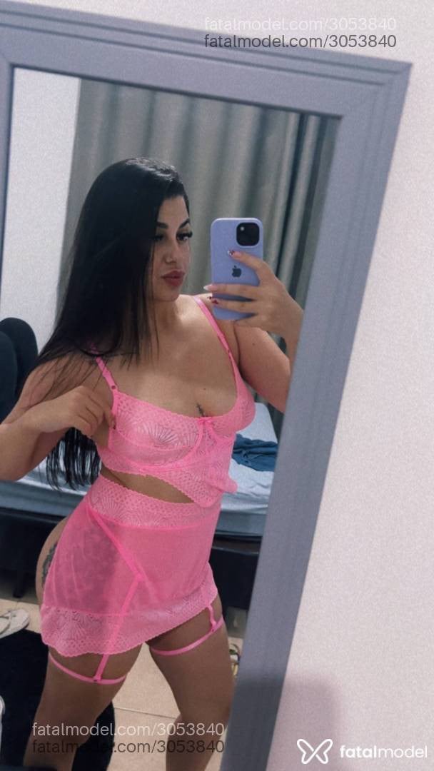 Acompanhante mulher com cabelo castanho de olhos castanhos - Livia