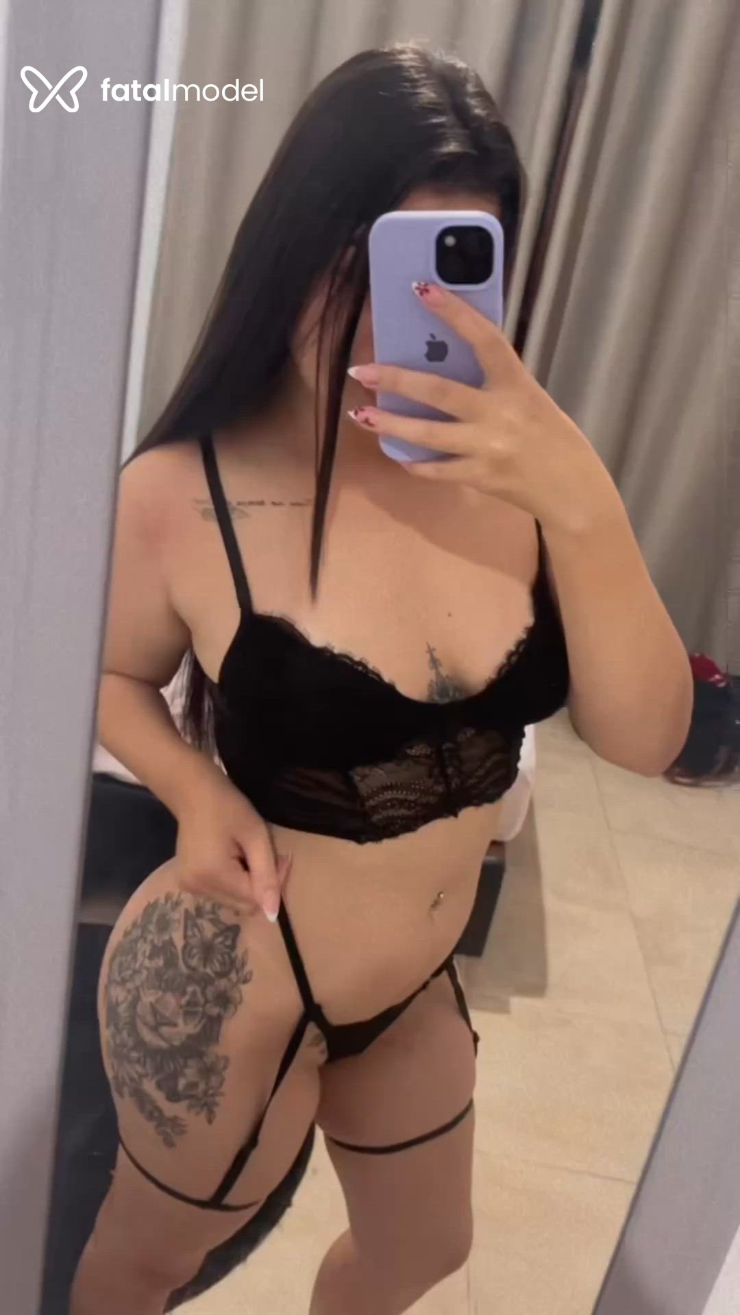 Acompanhante mulher com cabelo castanho de olhos castanhos - Livia