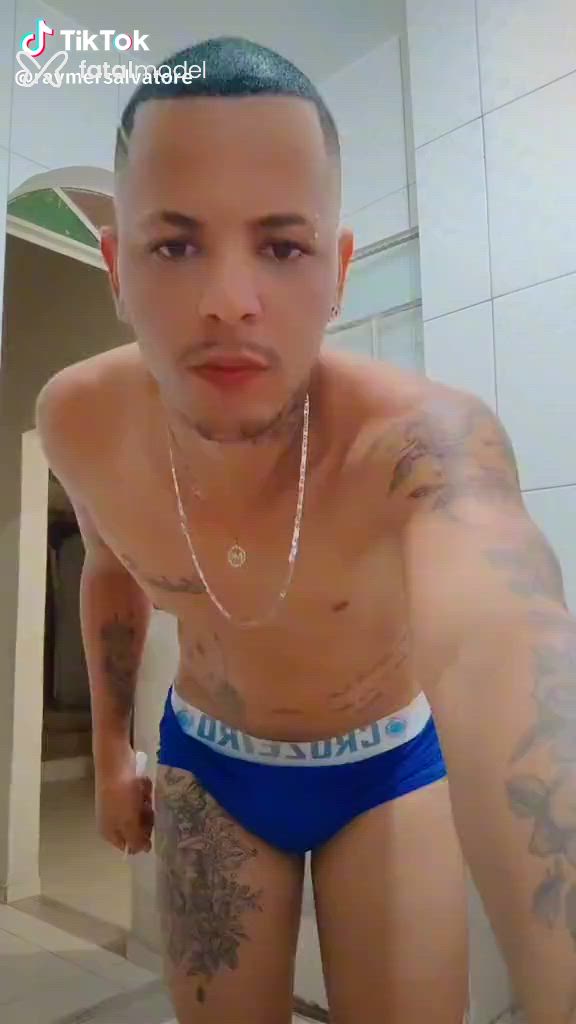 Acompanhante homem morena (o) de olhos pretos em Porto Belo Acompanhante homem morena (o) de olhos pretos em Porto Belo - Yan Rodrigues