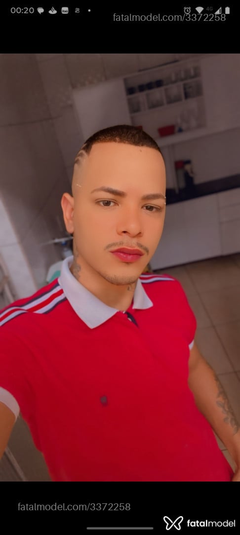 Acompanhante homem morena (o) de olhos pretos em Porto Belo Acompanhante homem morena (o) de olhos pretos em Porto Belo - Yan Rodrigues