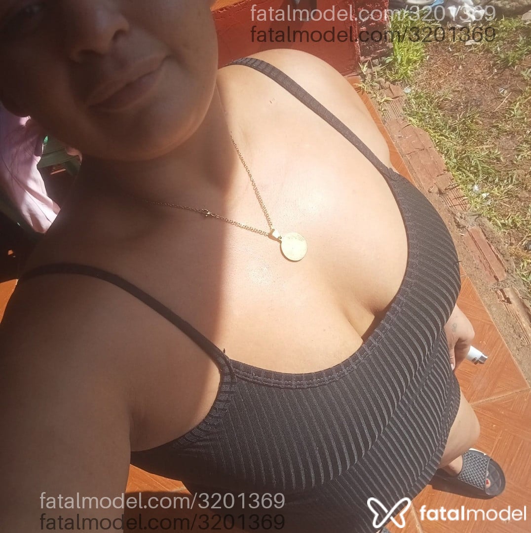 Acompanhante mulher com cabelo colorido de olhos castanhos em Foz do Iguaçu - Kah Kiechle