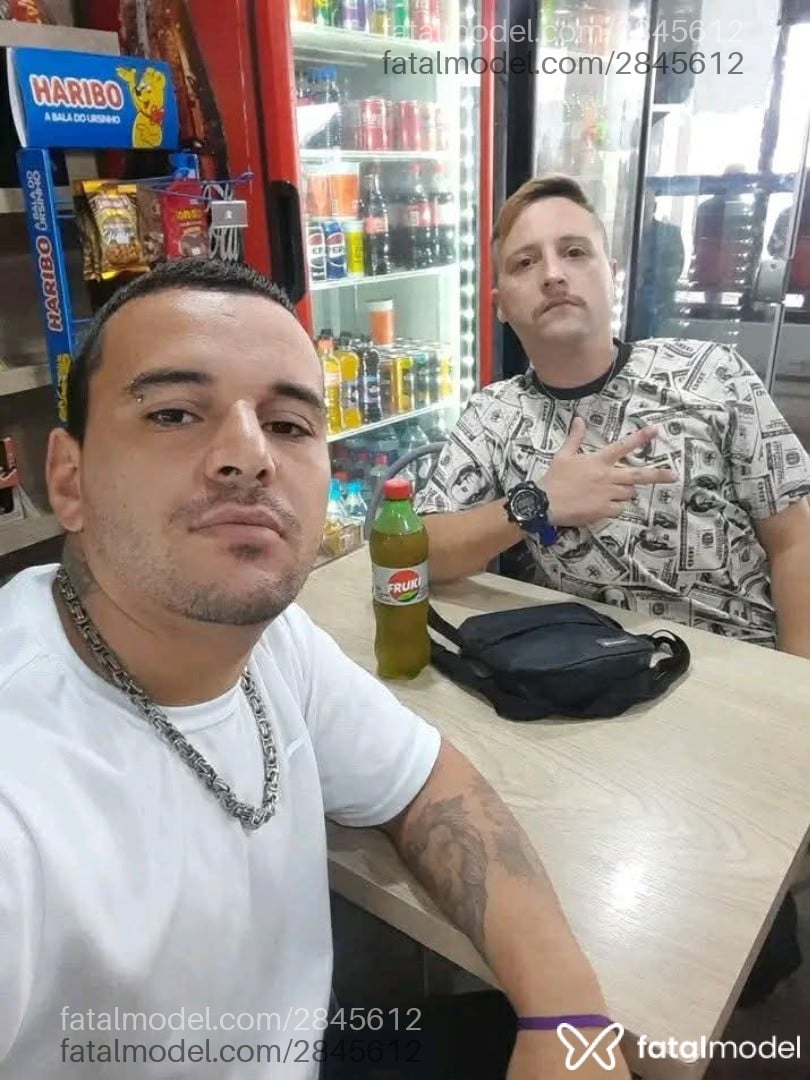 Acompanhante homem morena (o) de olhos castanhos em Rio Grande - Acompanhante