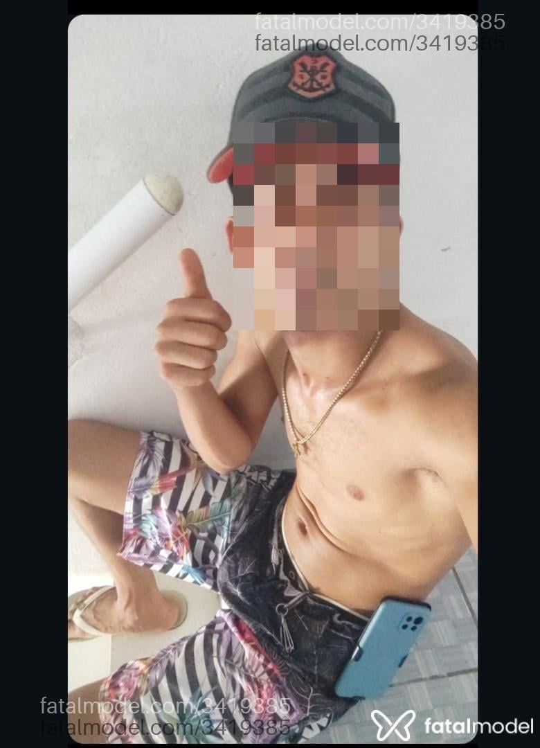 Acompanhante homem morena (o) de olhos castanhos - Curinga