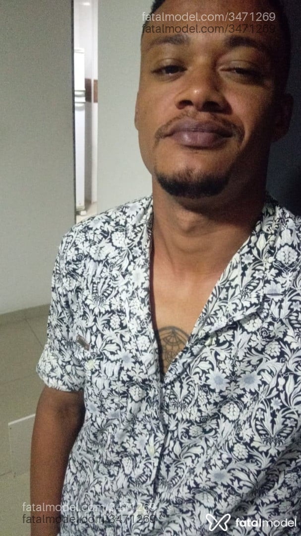 Acompanhante homem morena (o) de olhos castanhos em Rio das Ostras Acompanhante homem morena (o) de olhos castanhos em Rio das Ostras - Bruno