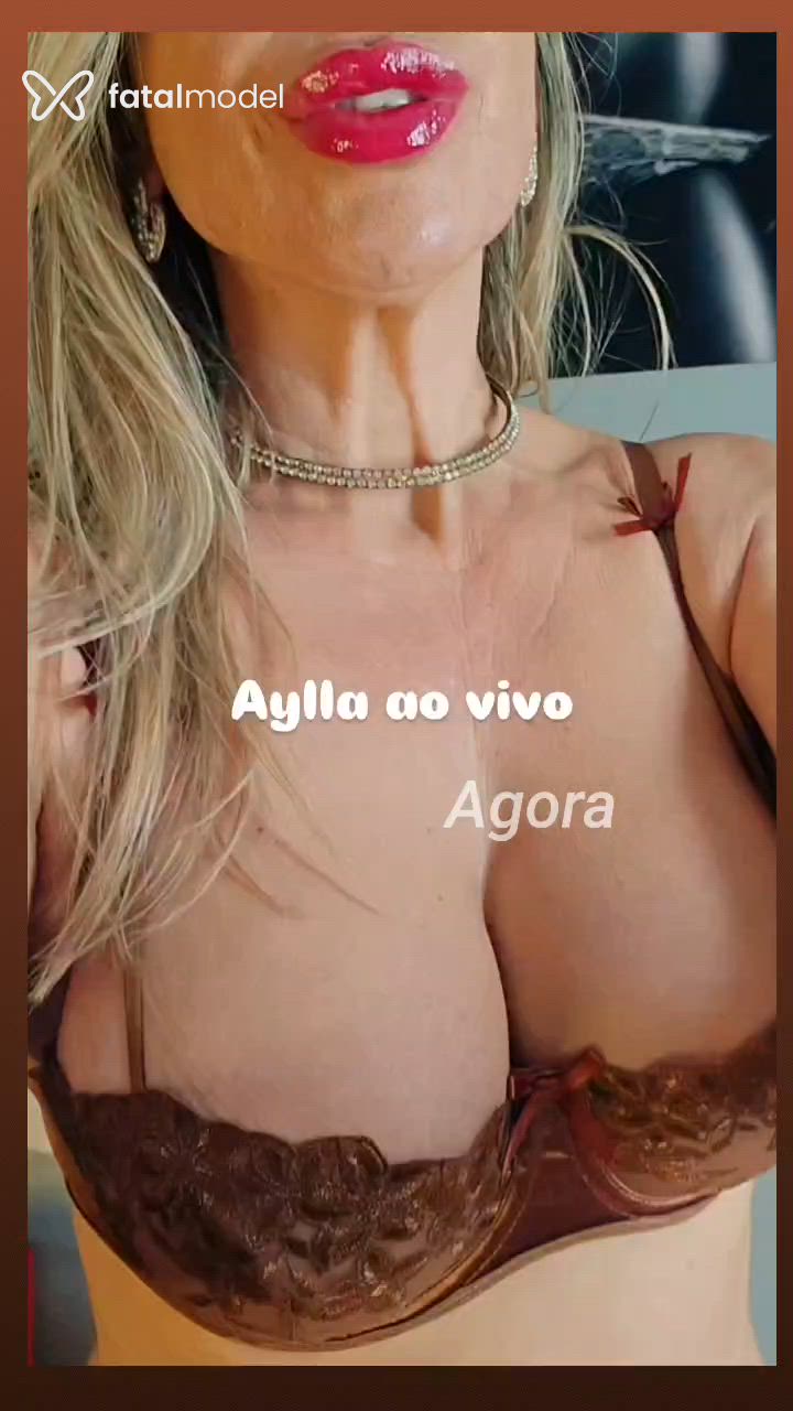 Acompanhante mulher loira (o) de olhos mel em Virtual Acompanhante mulher loira (o) de olhos mel em Virtual - Aylla