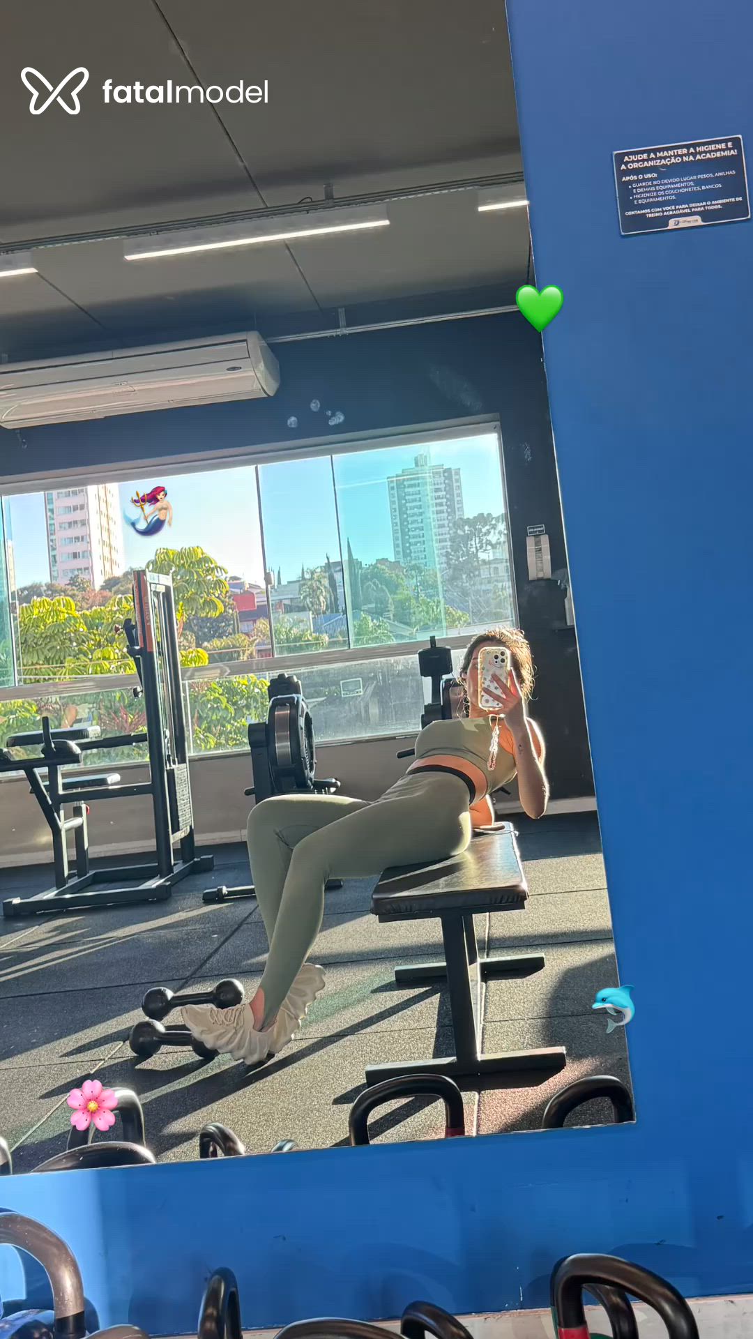 Acompanhante mulher com cabelo castanho de olhos castanhos - Marina