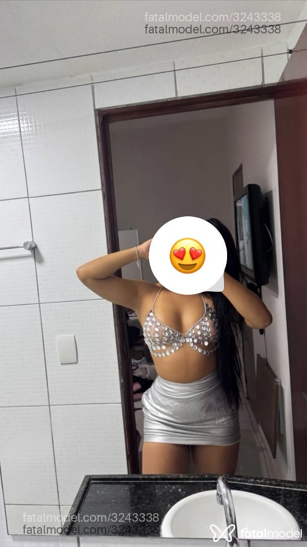 Acompanhante mulher com cabelo castanho de olhos mel - Bianca