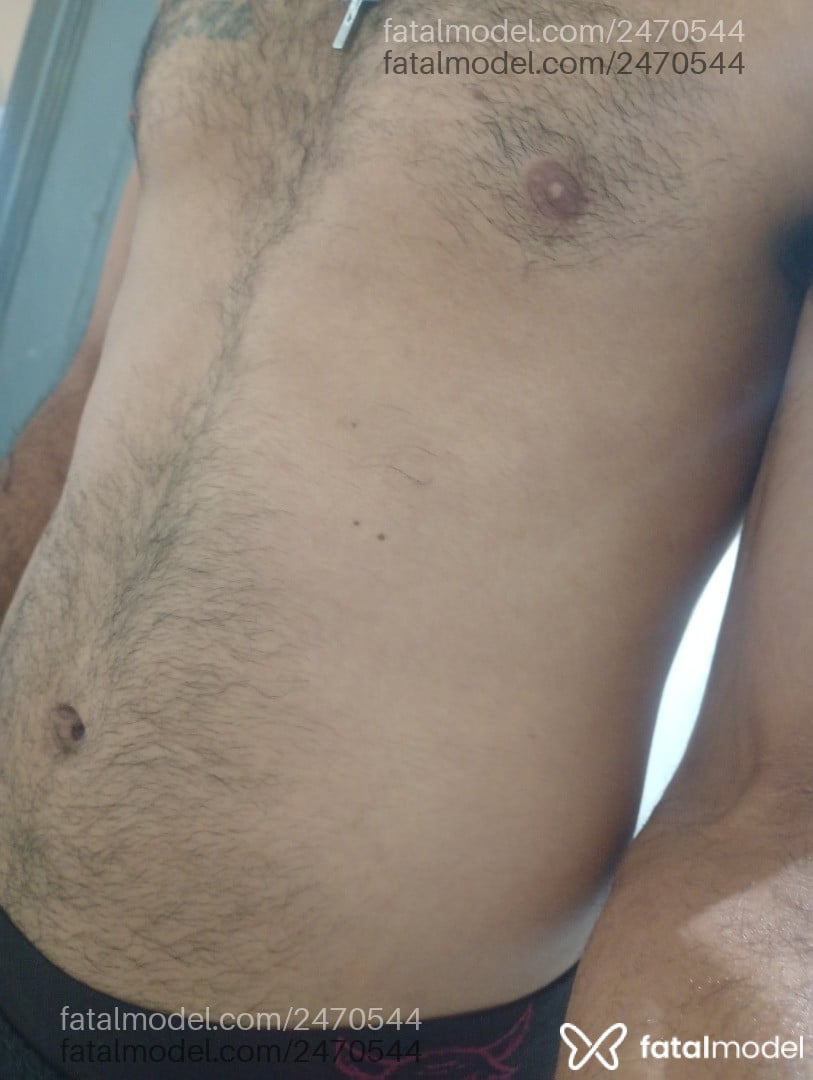 Acompanhante homem com cabelo castanho de olhos mel - Madruga Acompanhante homem com cabelo castanho de olhos mel - Madruga