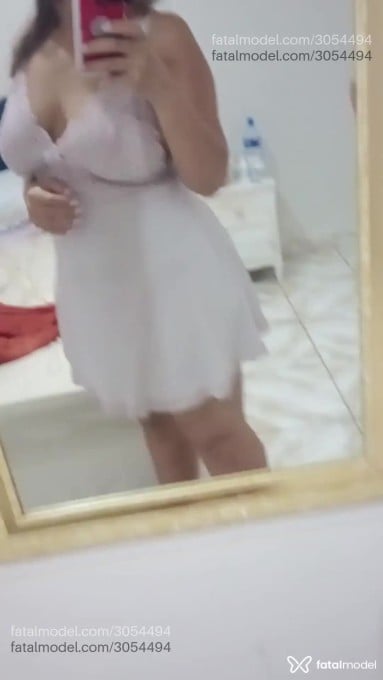 Acompanhante mulher com cabelo colorido de olhos mel em Campo Grande - Amora