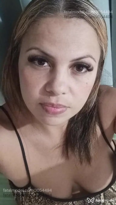 Acompanhante mulher com cabelo colorido de olhos mel em Campo Grande - Amora