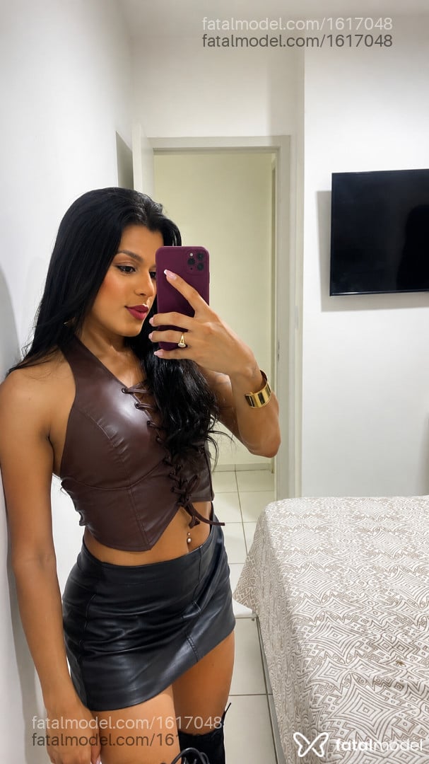 Acompanhante travesti morena (o) de olhos castanhos em Feira de Santana - Laura