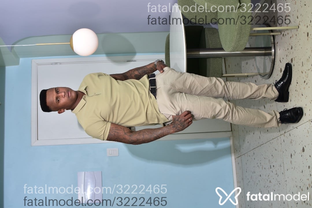 Acompanhante homem com cabelo castanho de olhos castanhos em São Paulo Acompanhante homem com cabelo castanho de olhos castanhos em São Paulo - Jonh Bahia