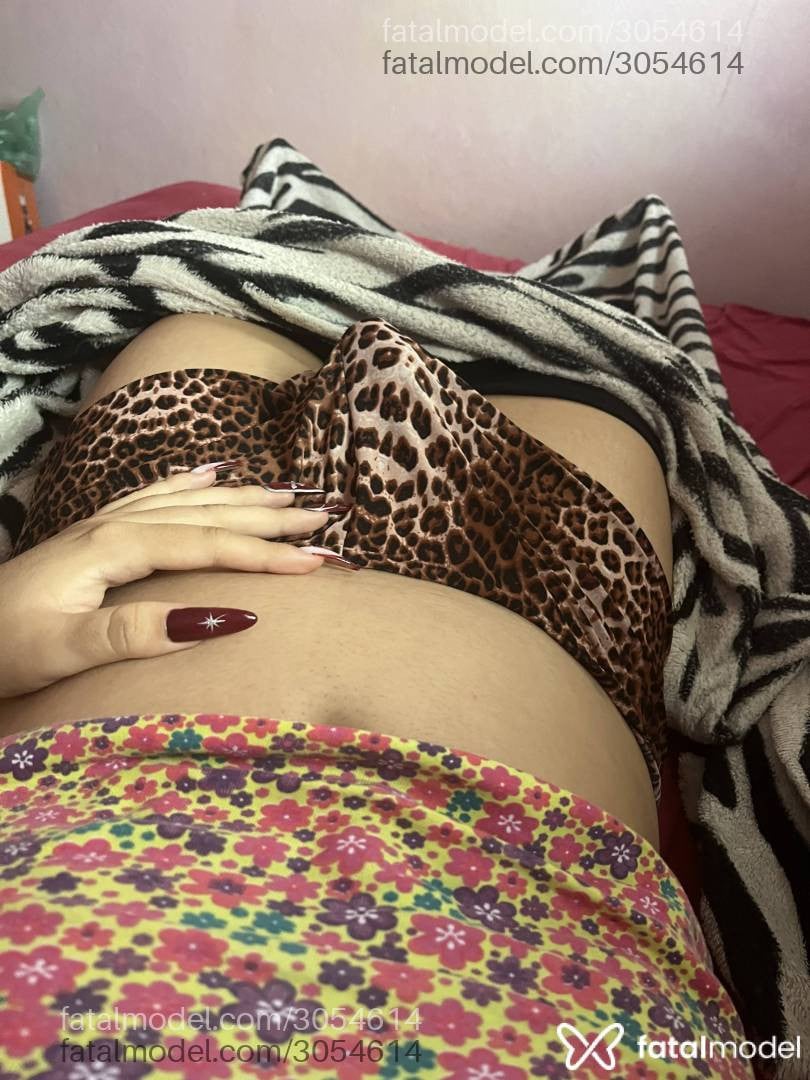 Acompanhante mulher trans com cabelo castanho de olhos castanhos - Kawany