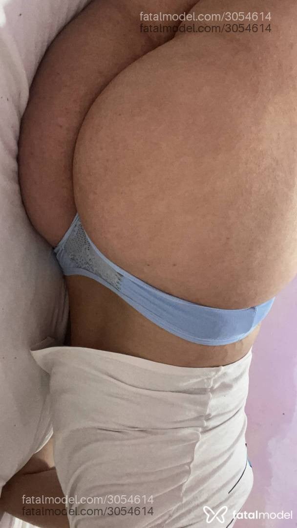 Acompanhante mulher trans com cabelo castanho de olhos castanhos - Kawany