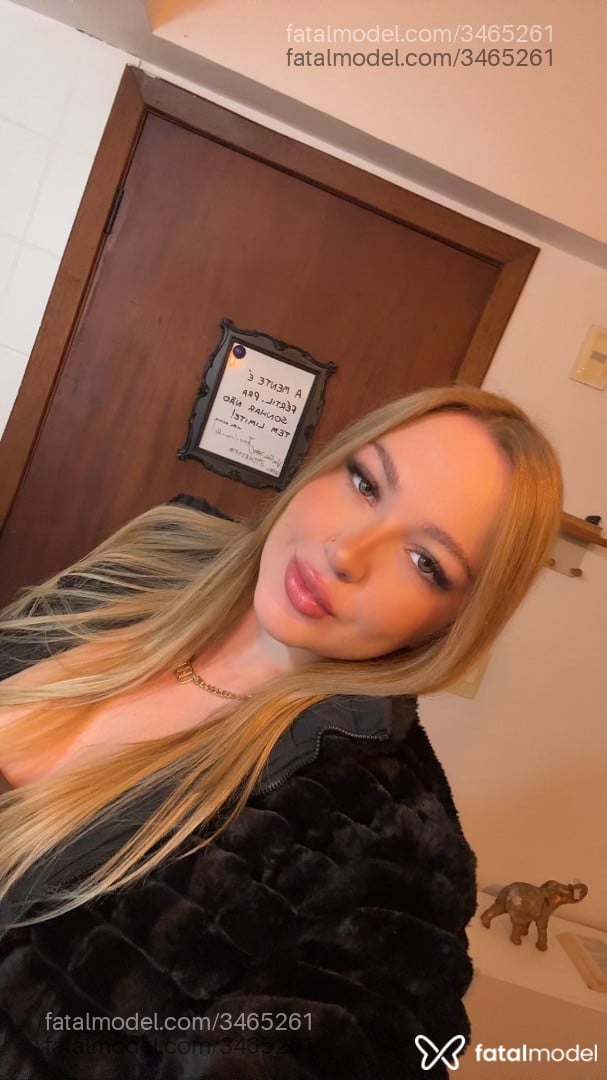 Acompanhante mulher loira (o) de olhos verdes em Curitiba Acompanhante mulher loira (o) de olhos verdes em Curitiba - Bruna