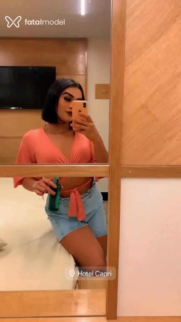 Acompanhante mulher trans morena (o) de olhos mel - Anne Martinelli