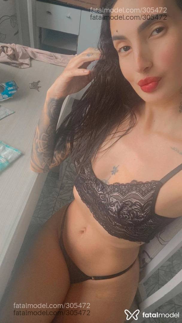 Acompanhante mulher morena (o) de olhos pretos - Renata
