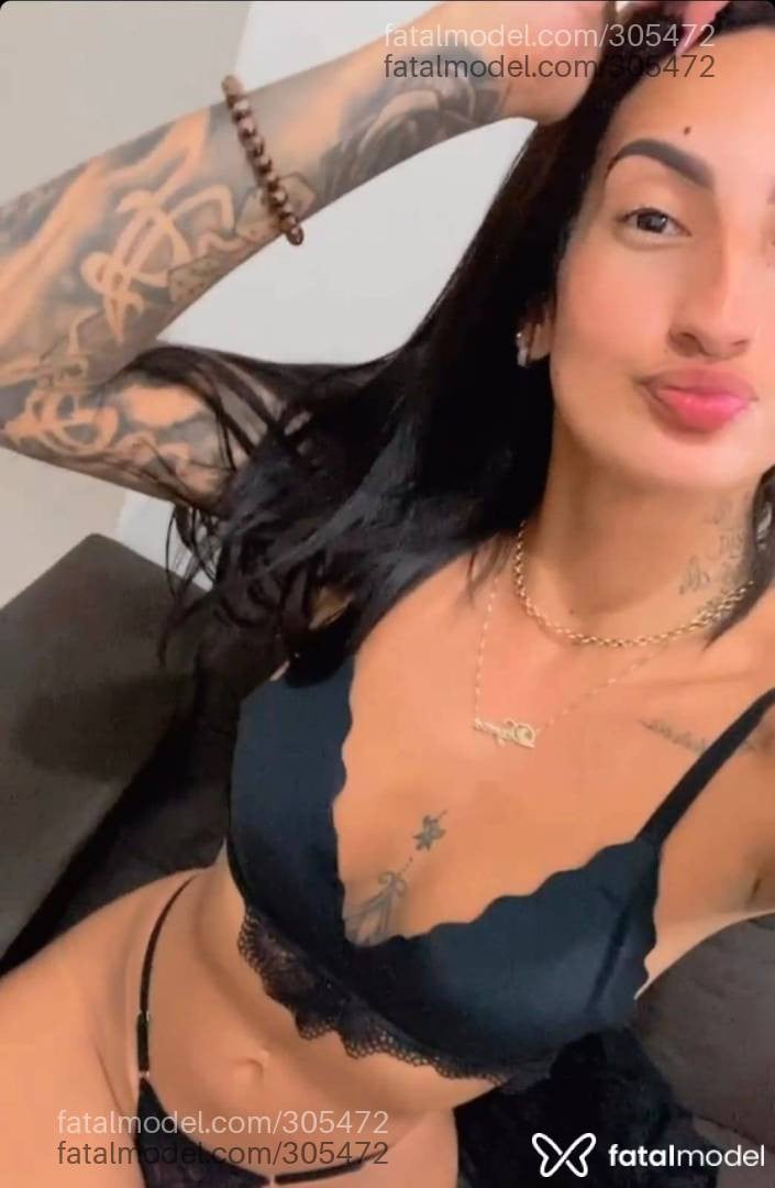 Acompanhante mulher morena (o) de olhos pretos - Renata