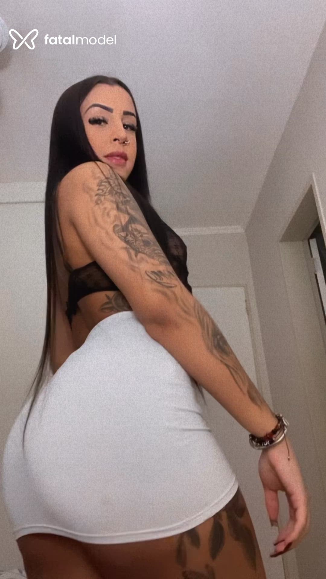 Acompanhante mulher trans morena (o) de olhos castanhos - Melissa