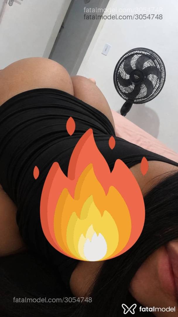 Acompanhante mulher trans morena (o) de olhos pretos - Angel